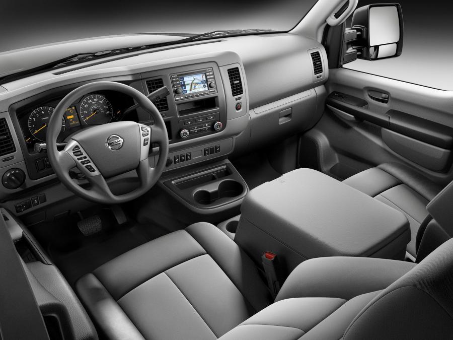  Nissan NV2500 HD High Roof 2010 года  (фото 3 из 4)